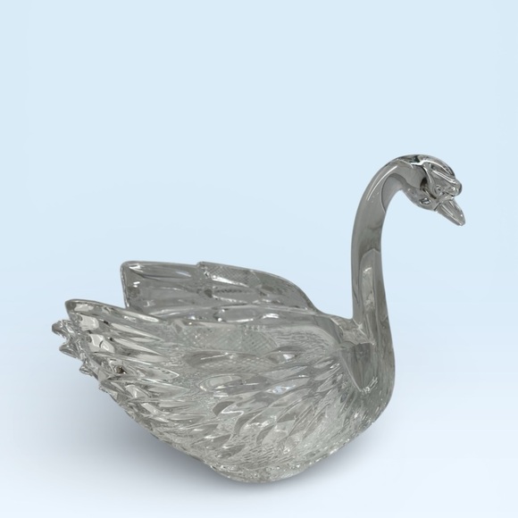 Vintage Swan glass etched candy, fruit etc open dish - Picture 2 of 6